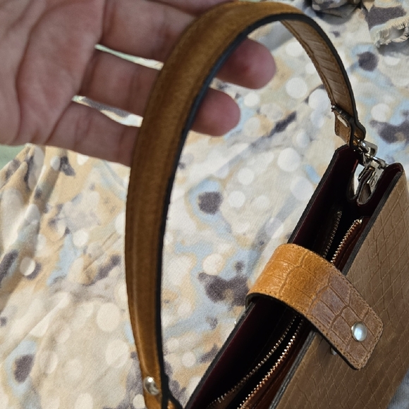 Chiara Ferretti Leather Tan Crocodile-Embossed Handbag - Picture 4 of 12